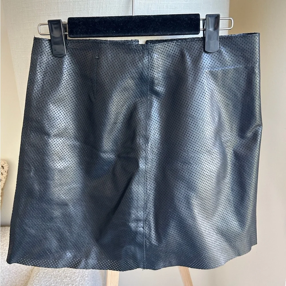 Ice jeans by iceberg 100% leather skirt - Picture 2 of 11